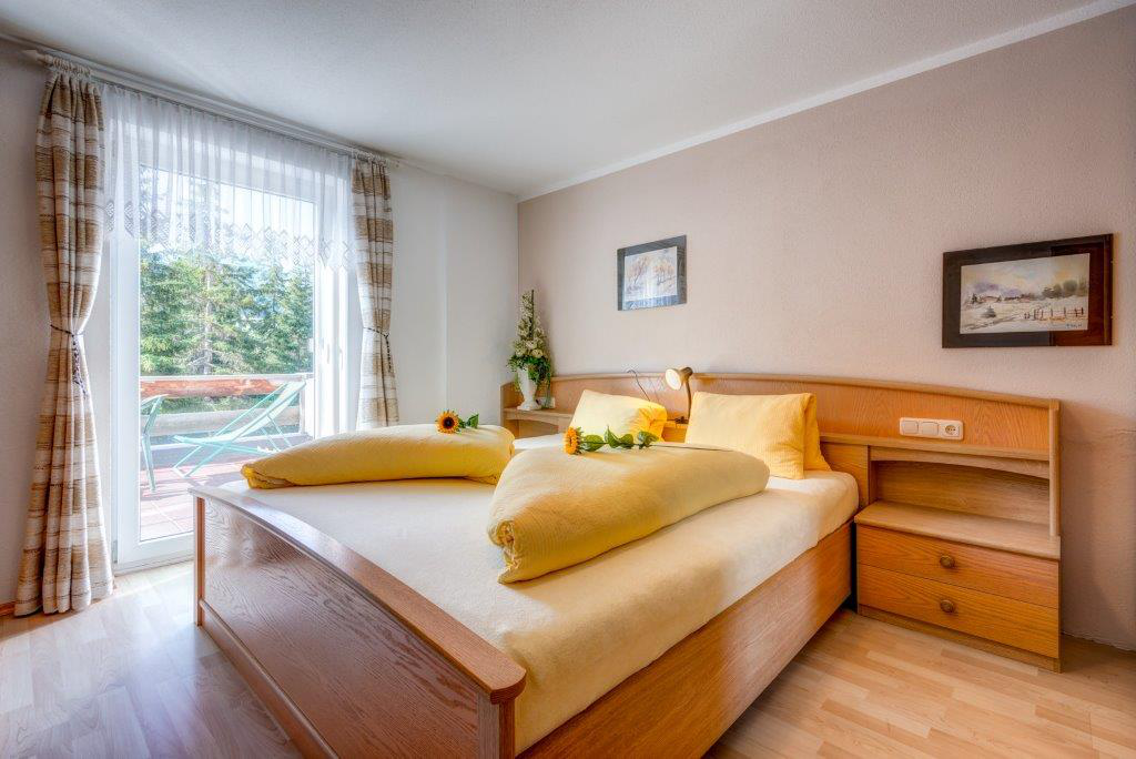 Ferienwohnung 1 Doppelzimmer mit Terrasse und Infrarotkabine